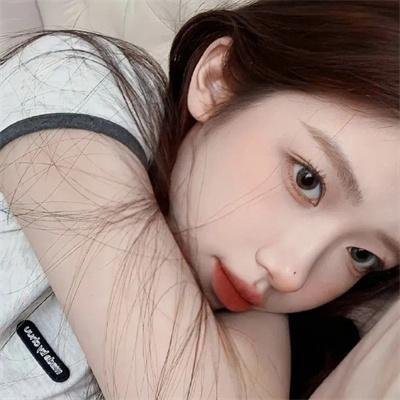 时装周T台实拍：超模之女豪车代步炫富，学校展开调查
